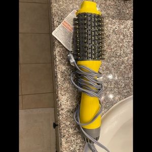 Drybar The Double Shot Oval Blow-Dryer Brush